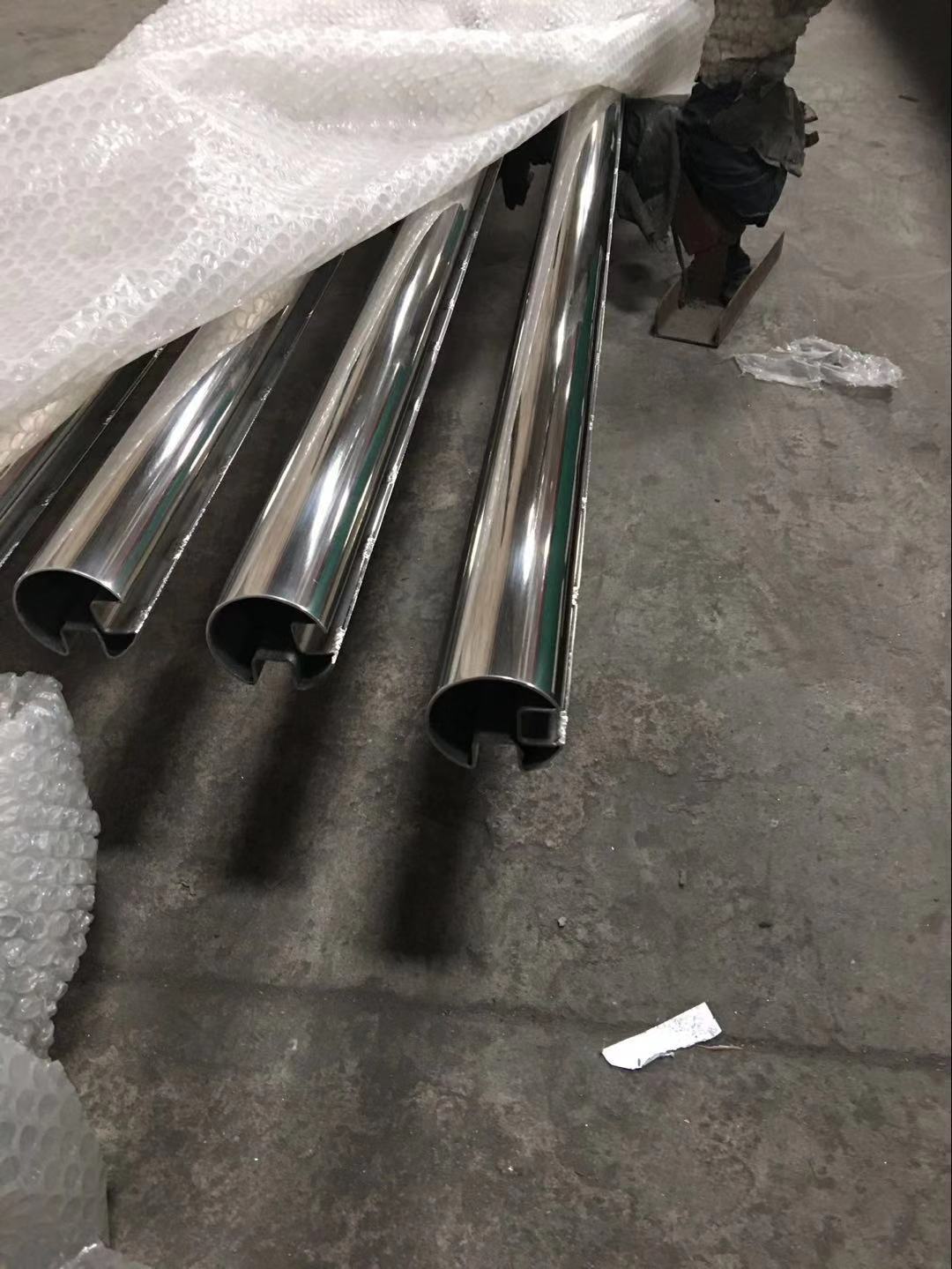 90度不銹鋼鏡面槽管 1 .jpg